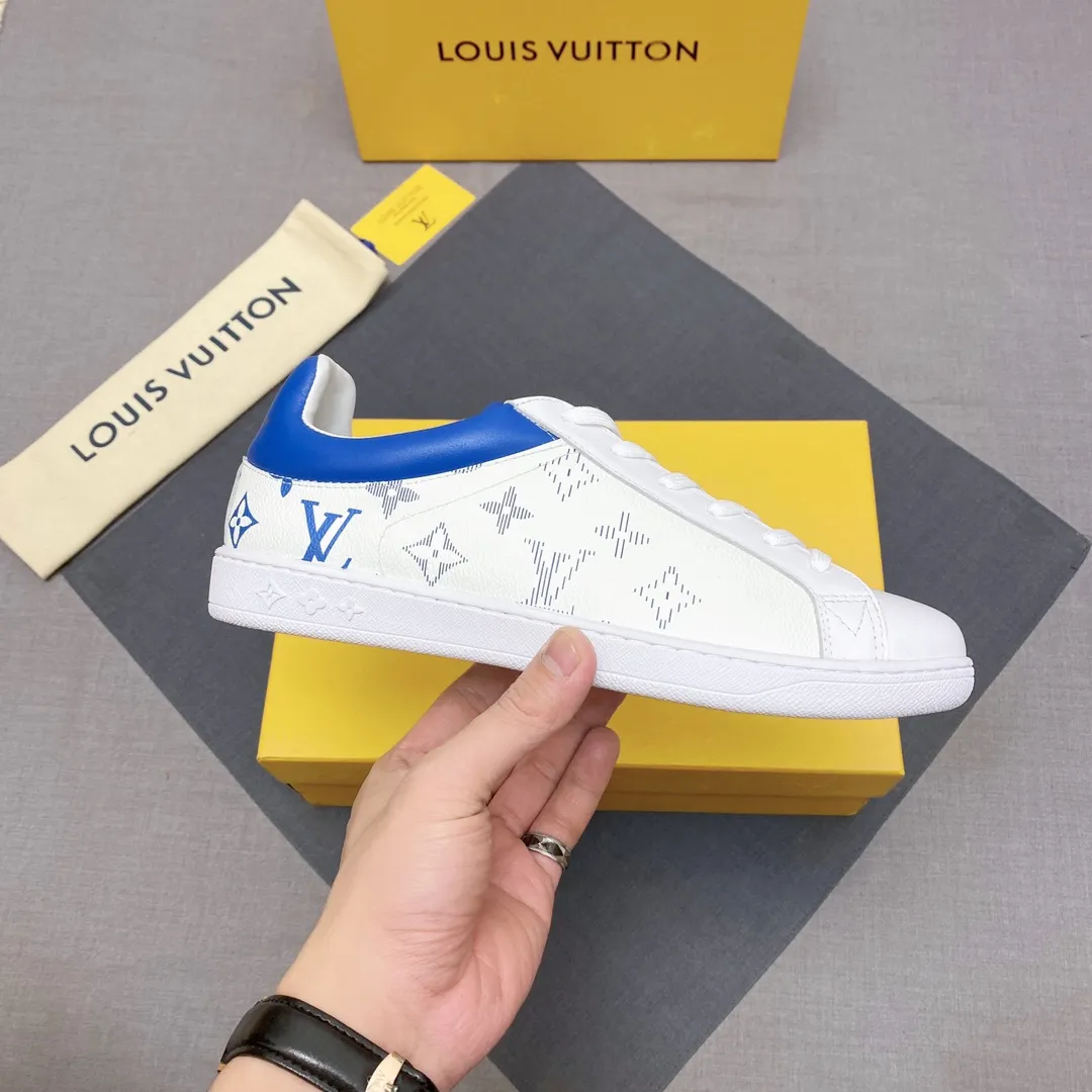 p360 🙏LV men's shoes official website has launched the latest 1:1 copy, synchronized with Hong Kong counters, and on the same catwalk; all "🍡🍡, the rubber outsole is non-slip and wear-resistant; the fabric is made of first-layer cowhide and 3D printing, sheepskin lining, comfortable to wear, attractive style, fine workmanship, with simple and neat shoe last JP, showing the boldness and toughness of men, multiple colors available Code numbers 38 to 44, 45 to 46 can be customized. No. 019